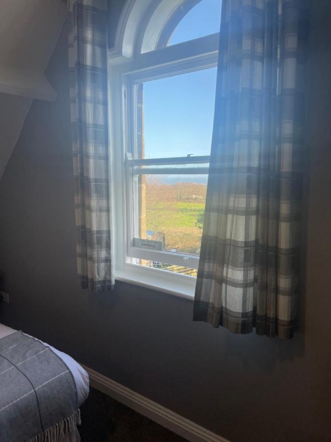 The Fylingdales Inn Robin Hood's Bay Exterior foto