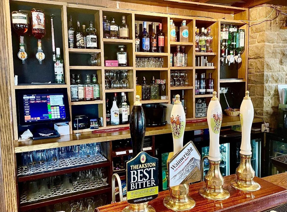 The Fylingdales Inn Robin Hood's Bay Exterior foto